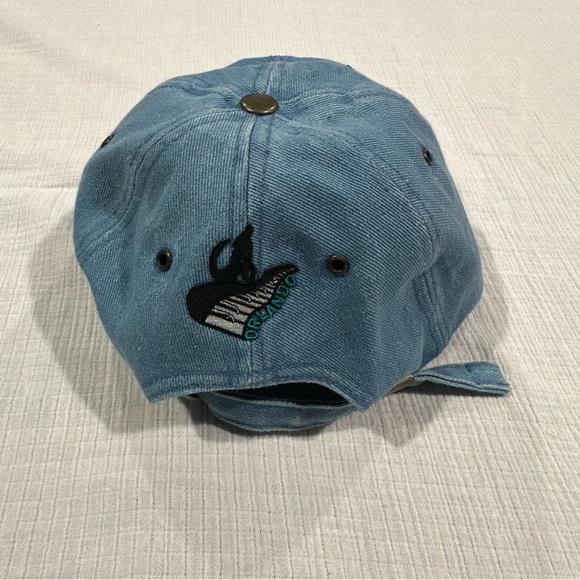 “Howl at the Moon” Orlando Blue & Black Denim Cap w/ Wolf & Piano Design - Picture 2 of 4